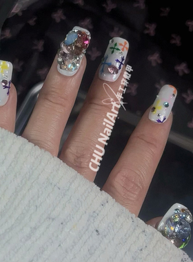 CHU NailArt 克罗钻石盒十字架辣妹y2k亚纯手工穿戴甲