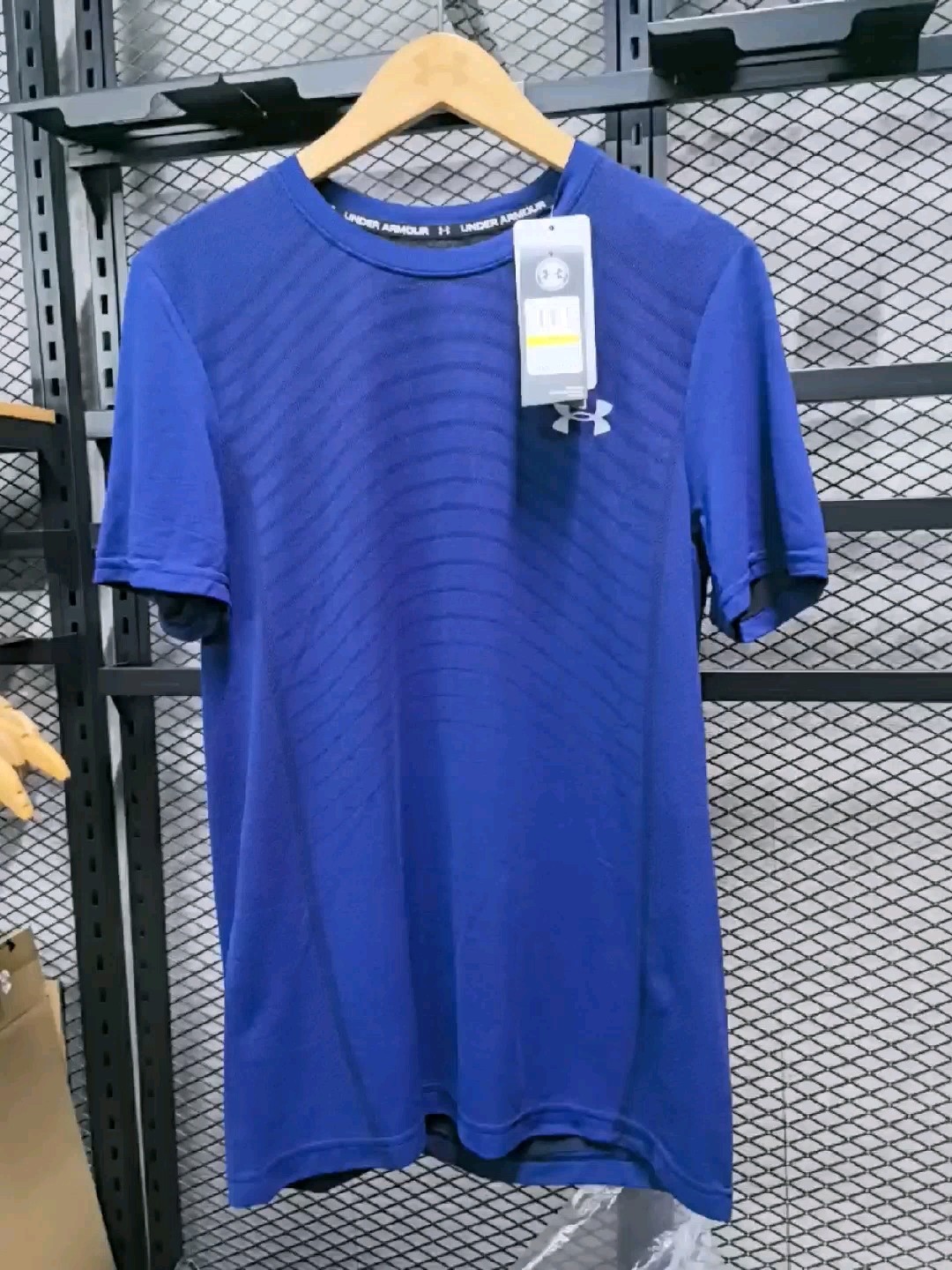 安德玛 官方  Seamless 男子训练运动T恤  -1351450,运动服/休闲服装,运动T恤,淘宝优惠券,粉丝福利购,淘宝优惠卷