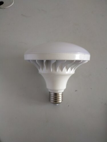 全光谱无频闪护眼泡LED球灯宜通
