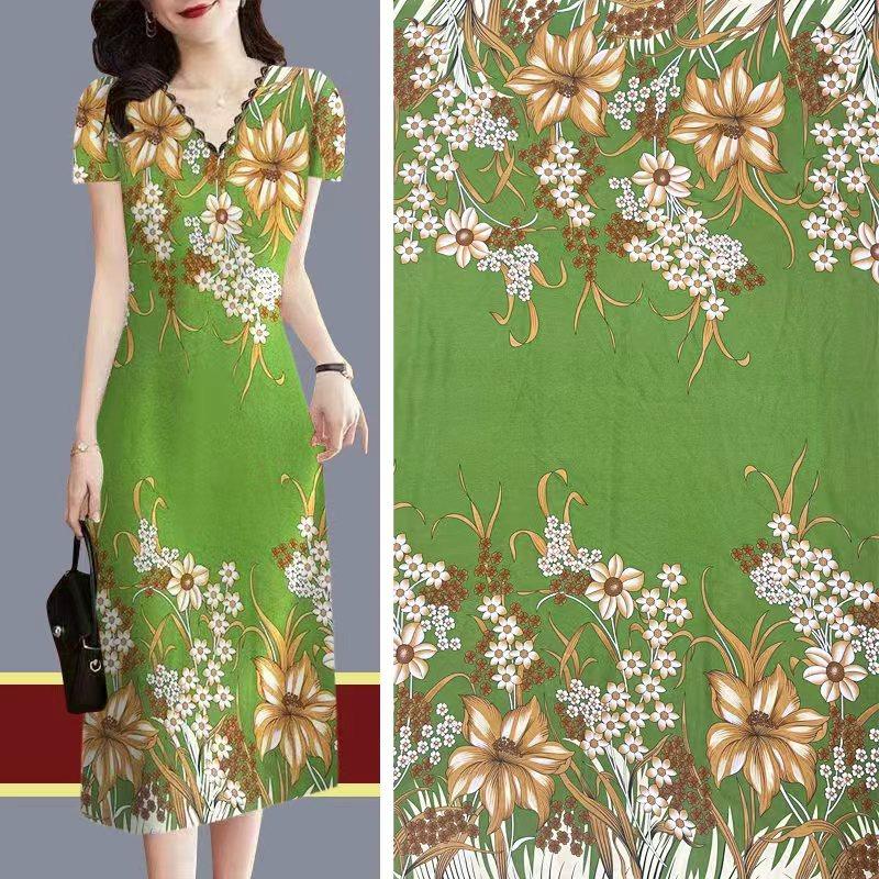 2025新花型人造棉夏天连衣裙服装家居服布料波西米亚风格绵绸面料