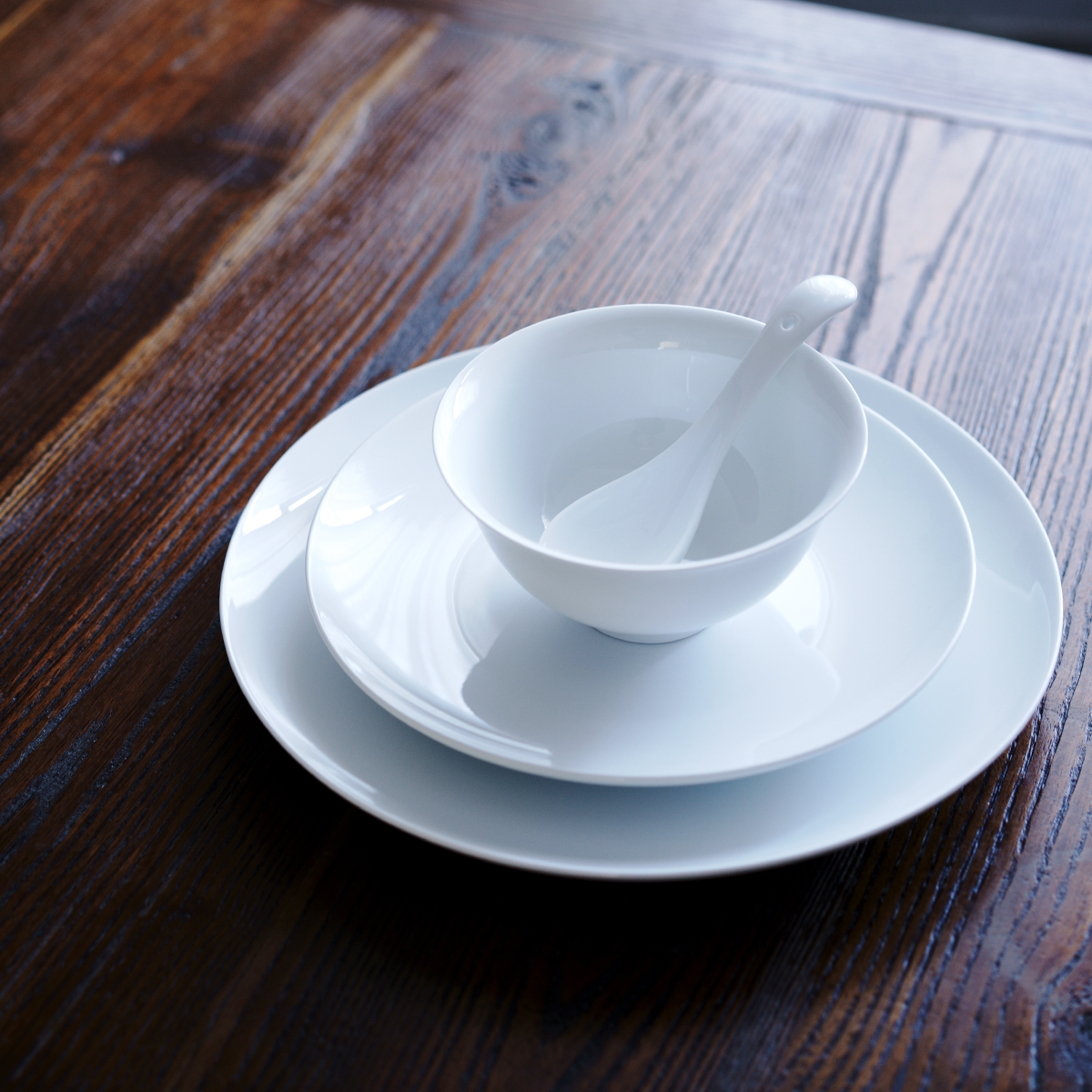 优质景德镇陶瓷中式手工碗菜盘正德宫碗家用吃饭高温白瓷餐具定制