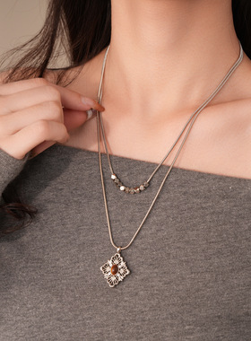 复古树脂菱形镂空吊坠项链毛衣链