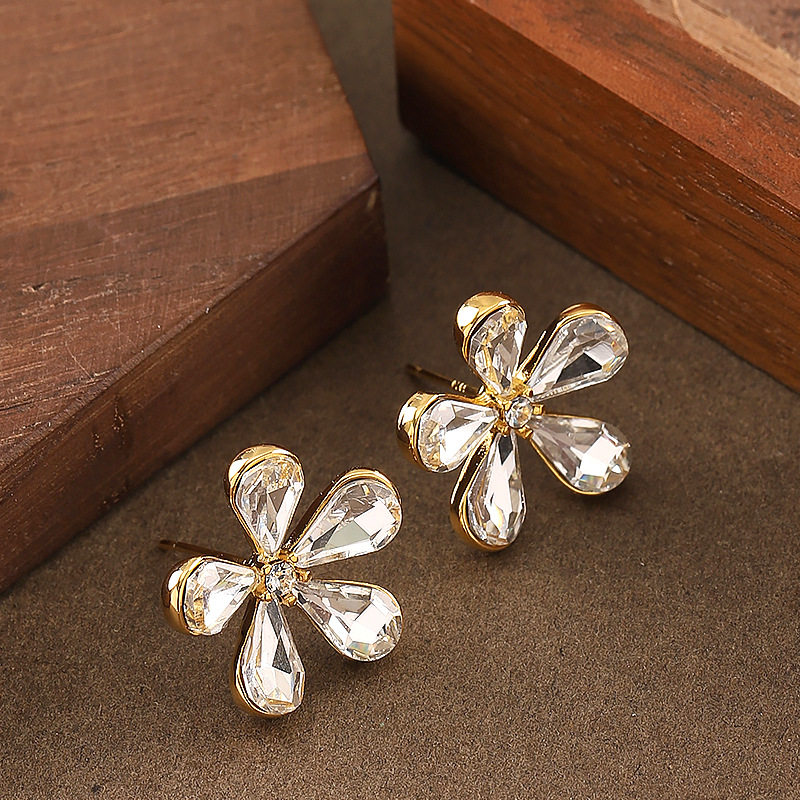 时尚精致五瓣花玻璃水晶耳钉