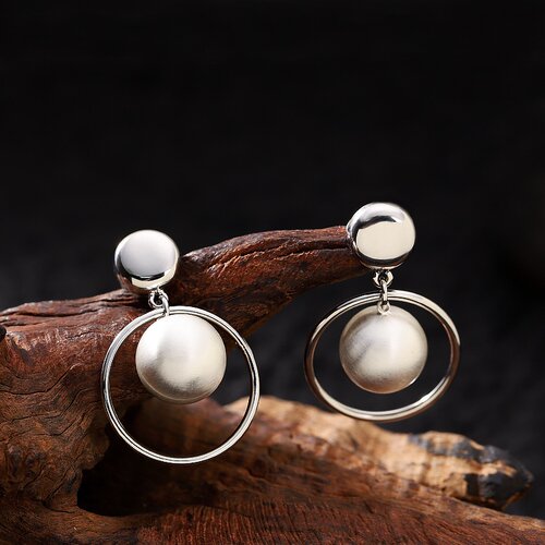 精致夸张亮银哑光圆球几何耳环