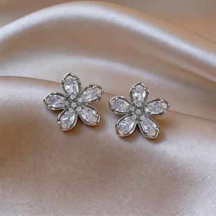 2026 Flower Zircon Ear Cuffs Elegant Women Jewelry