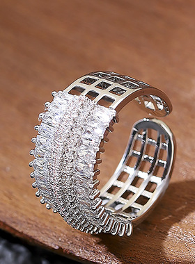 精致满钻锆石可调节开口戒指