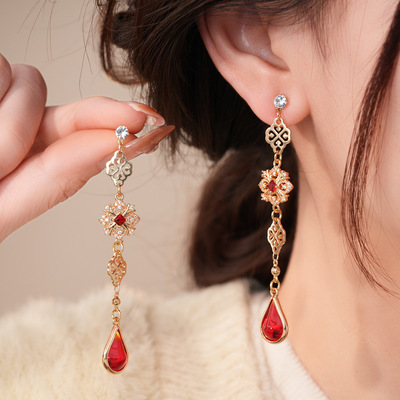 宫廷风锆石花朵水滴耳环