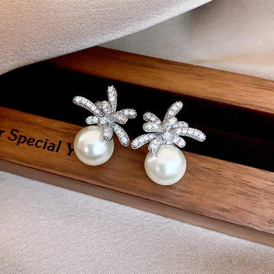 超闪锆石花朵珍珠耳钉