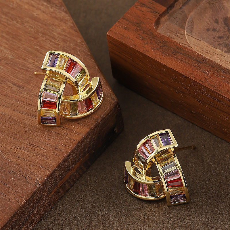 超闪彩色锆石几何三角耳钉