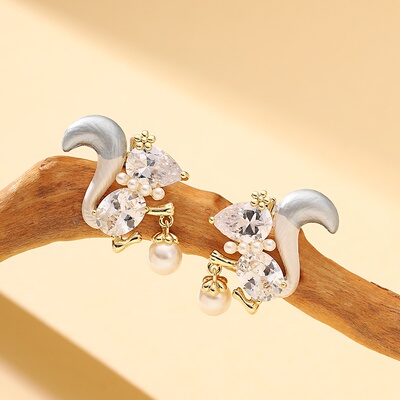 镶钻珍珠滴油小松鼠耳钉耳环