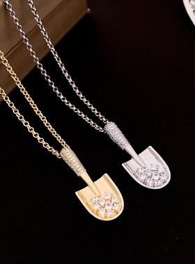 欧美锆石几何形铲子吊坠项链