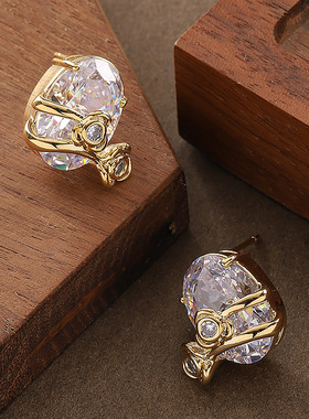 CZ Floral Stud Earrings Elegant Silver Needle