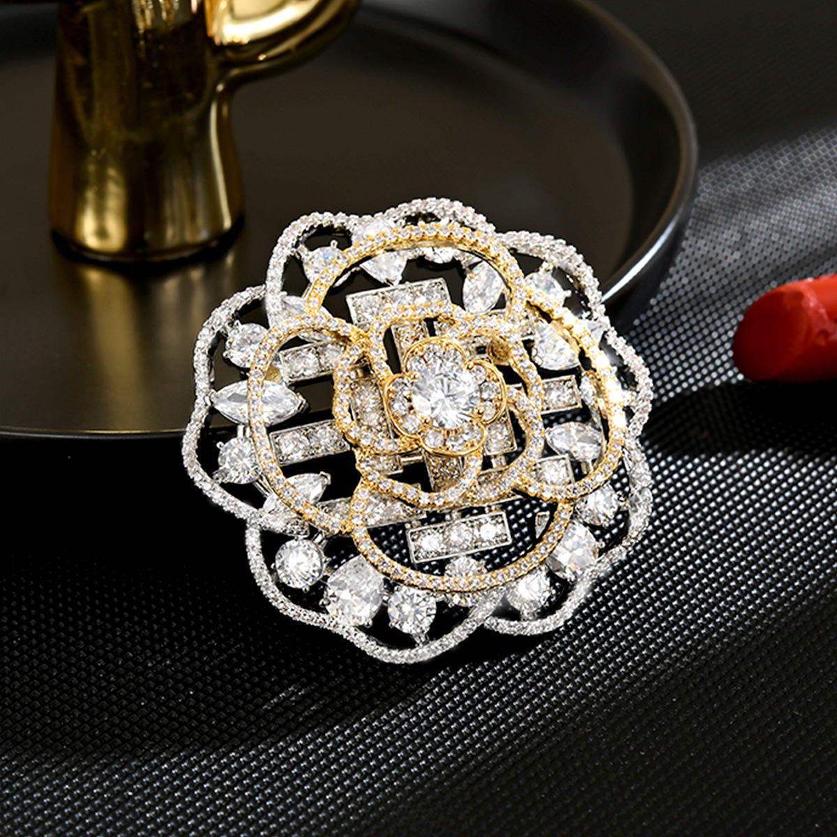 法式轻奢精巧山茶花玫瑰花胸针