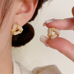 日韩轻奢气质几何三角形珍珠耳钉s925银针时尚小众设计感百搭耳环