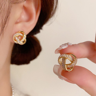 韩式精致时尚轻奢设计感珍珠三角形缠绕耳钉气质小巧百搭耳环