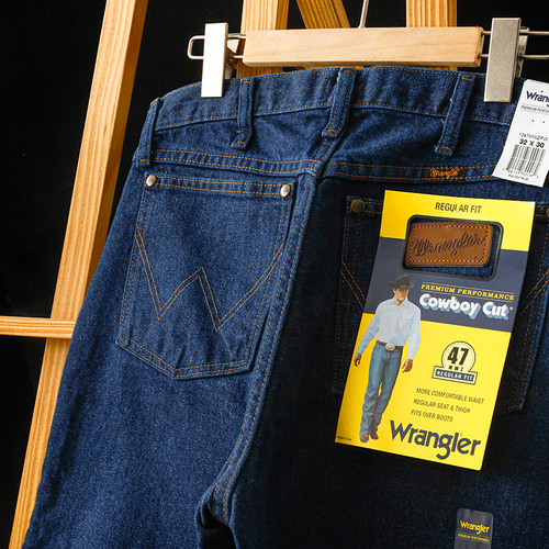 阿瞳Wrangler威格深蓝色牛仔裤