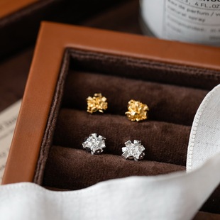 高品质~高级设计感小众轻奢银色碎金子耳钉女耳环气质通勤配饰