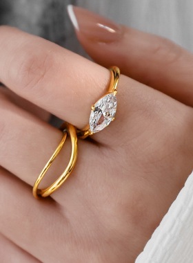 轻奢时尚菱形锆石钻戒