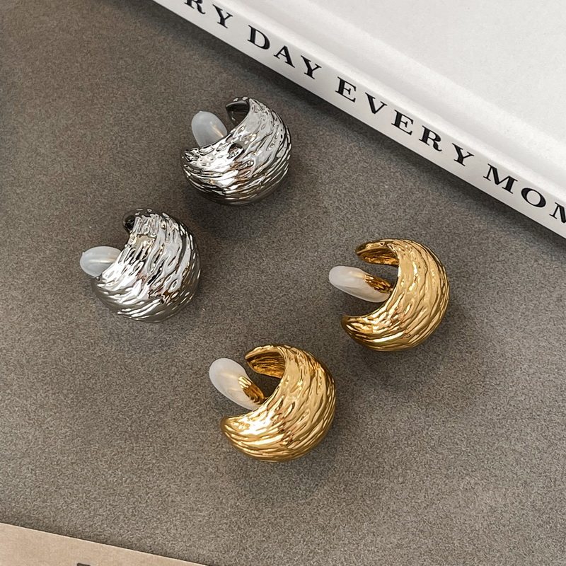 高级感拉丝肌理小众褶皱耳圈