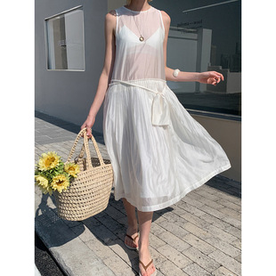 DT 春季新品韩版百搭压褶背心裙+包包两件套温柔风设计感连衣裙
