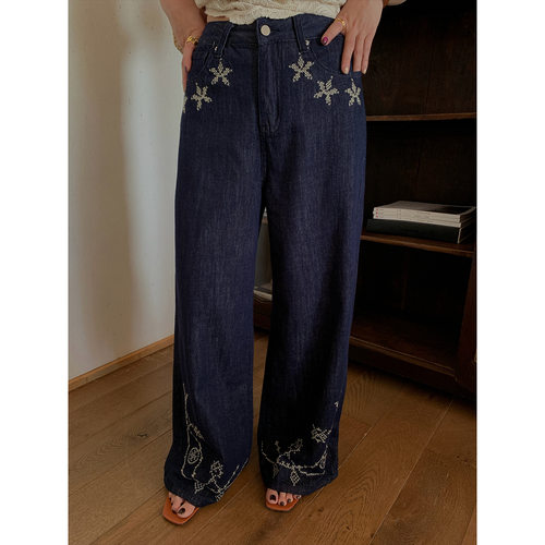 NEW 2026夏日焕新 潮流复古刺绣时尚高腰显瘦直筒牛仔裤女 C8137