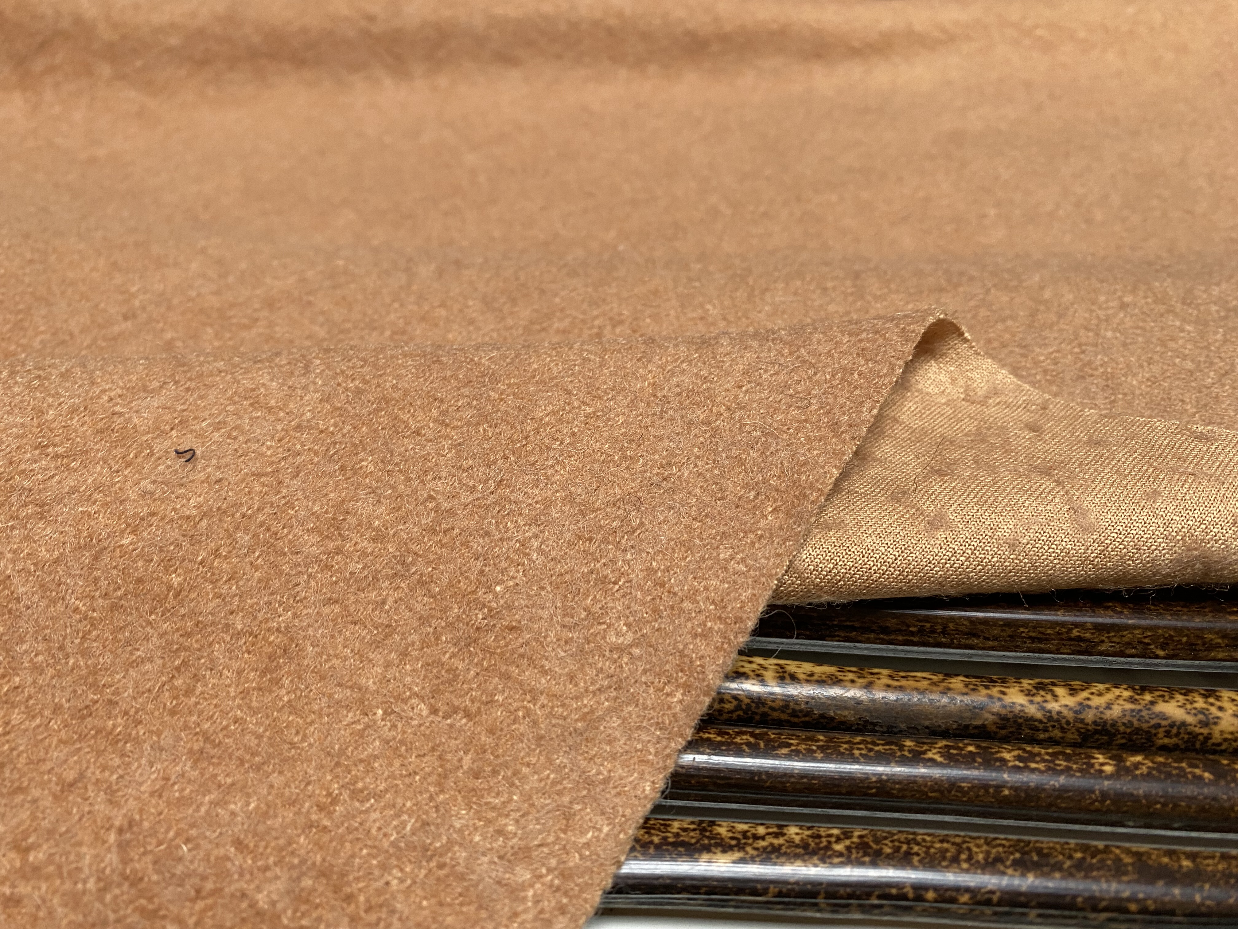 T1112羊绒设计师布料2.2米乘1.40米