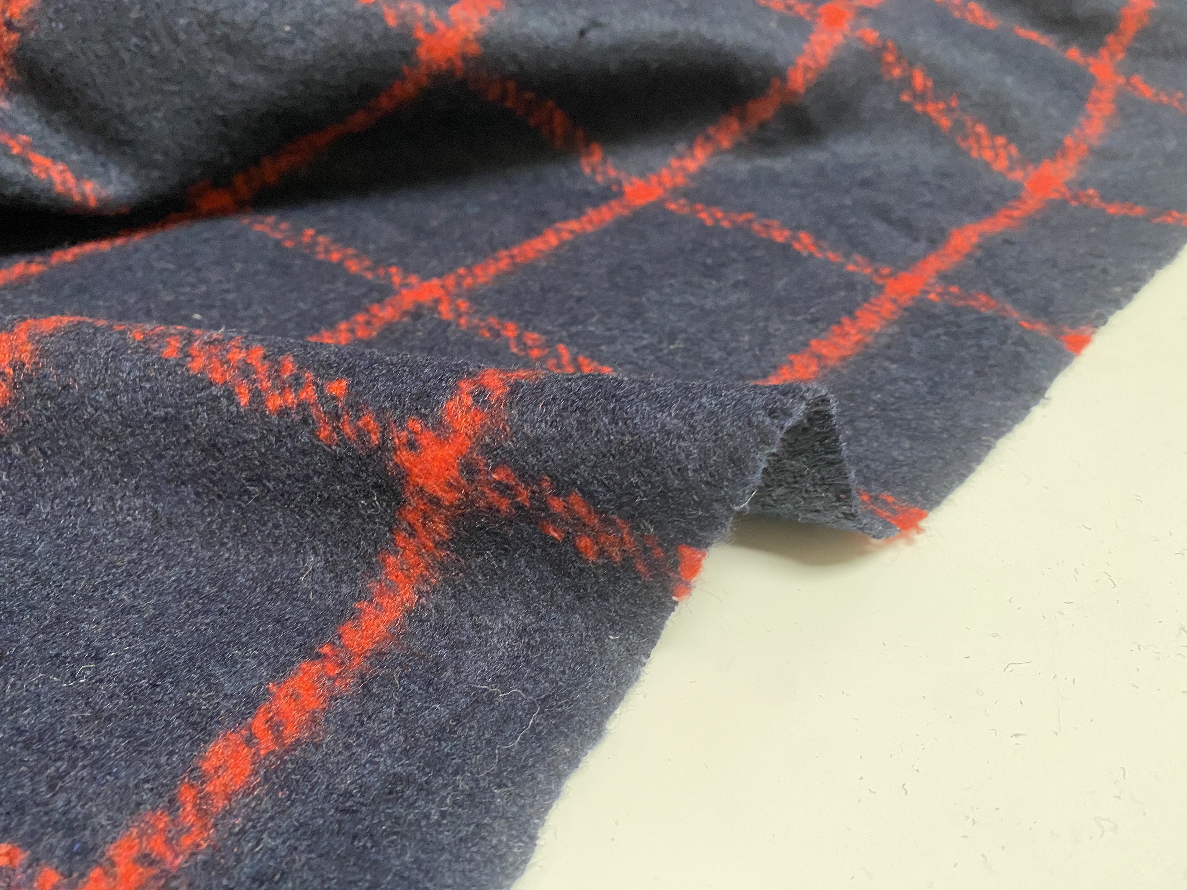 L1115 格子羊绒设计师布料2.10米乘1.50