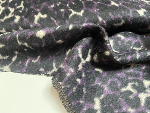 L108 日本羊绒设计师布料2.60米乘1.40