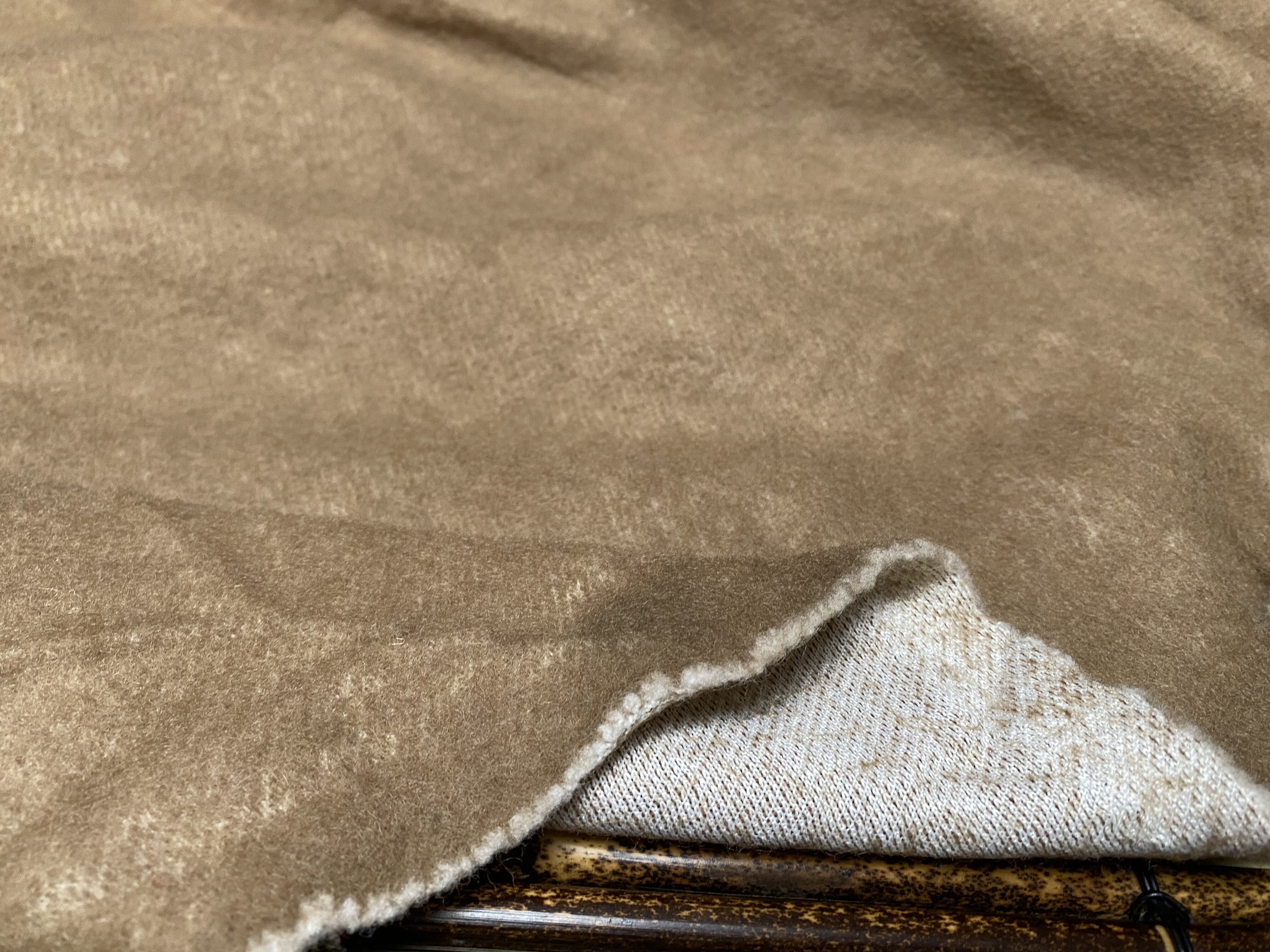 T1129 针织羊绒设计师布料1.4米×1.4米