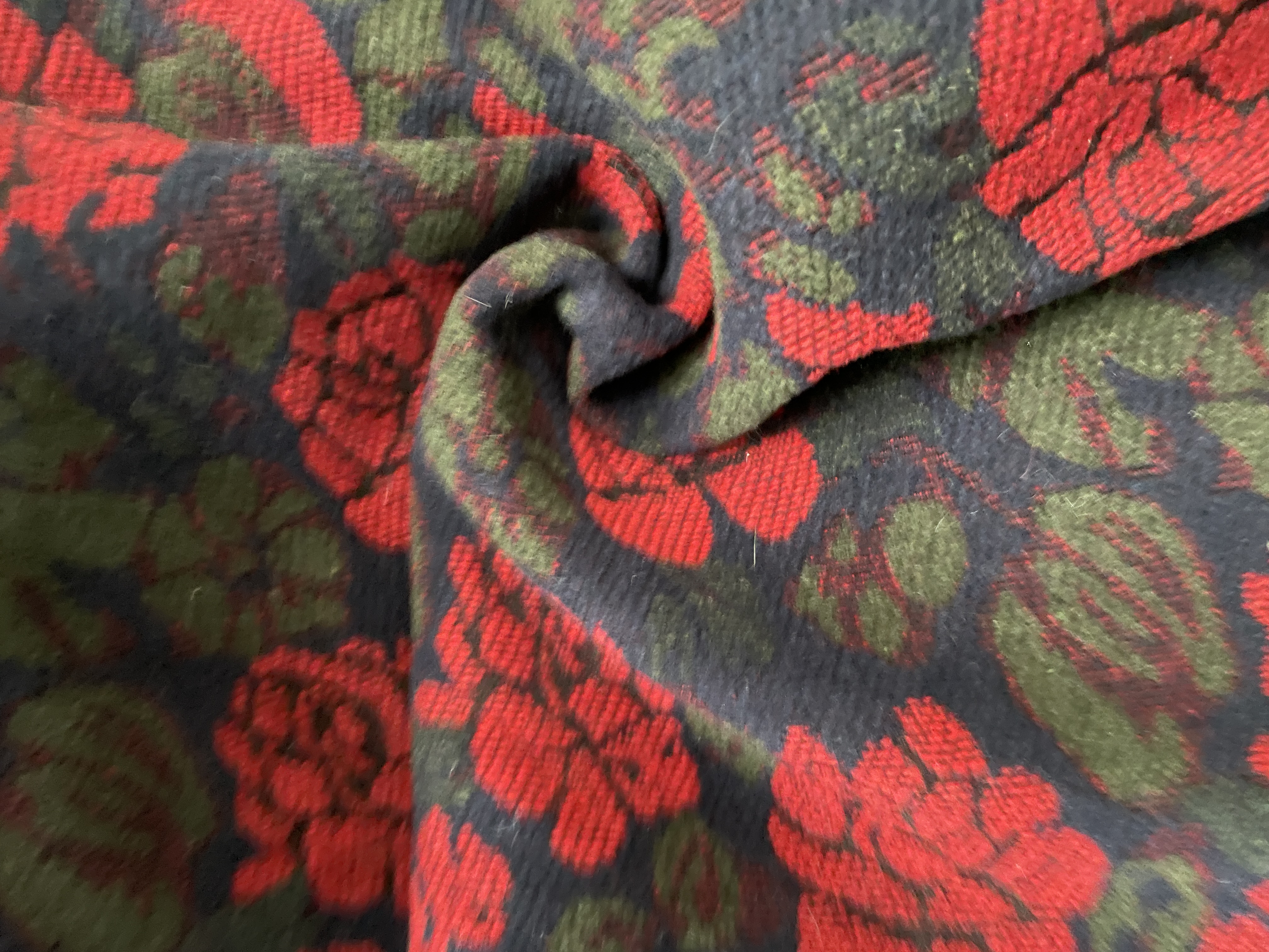 w121541艺术提花羊绒设计师布料3米×1.4米