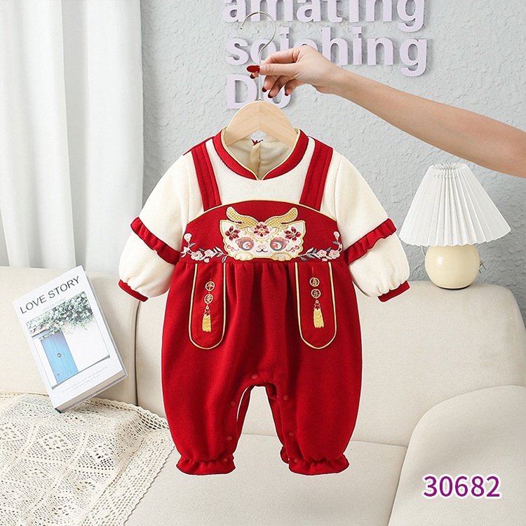 秋冬新款童装冬季厚款婴儿连体衣可爱宝宝加绒礼服爬服洋气拜年服