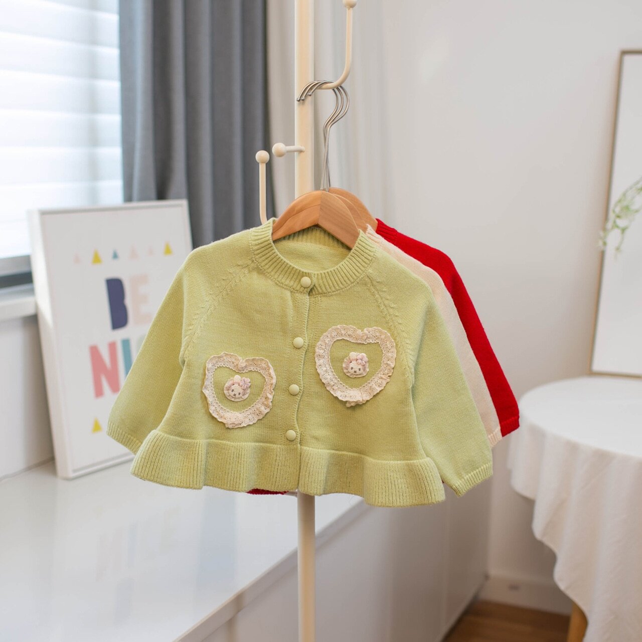 女宝宝毛衣2025秋冬季女童新款爱心兔子针织开衫小童斗篷短款外套