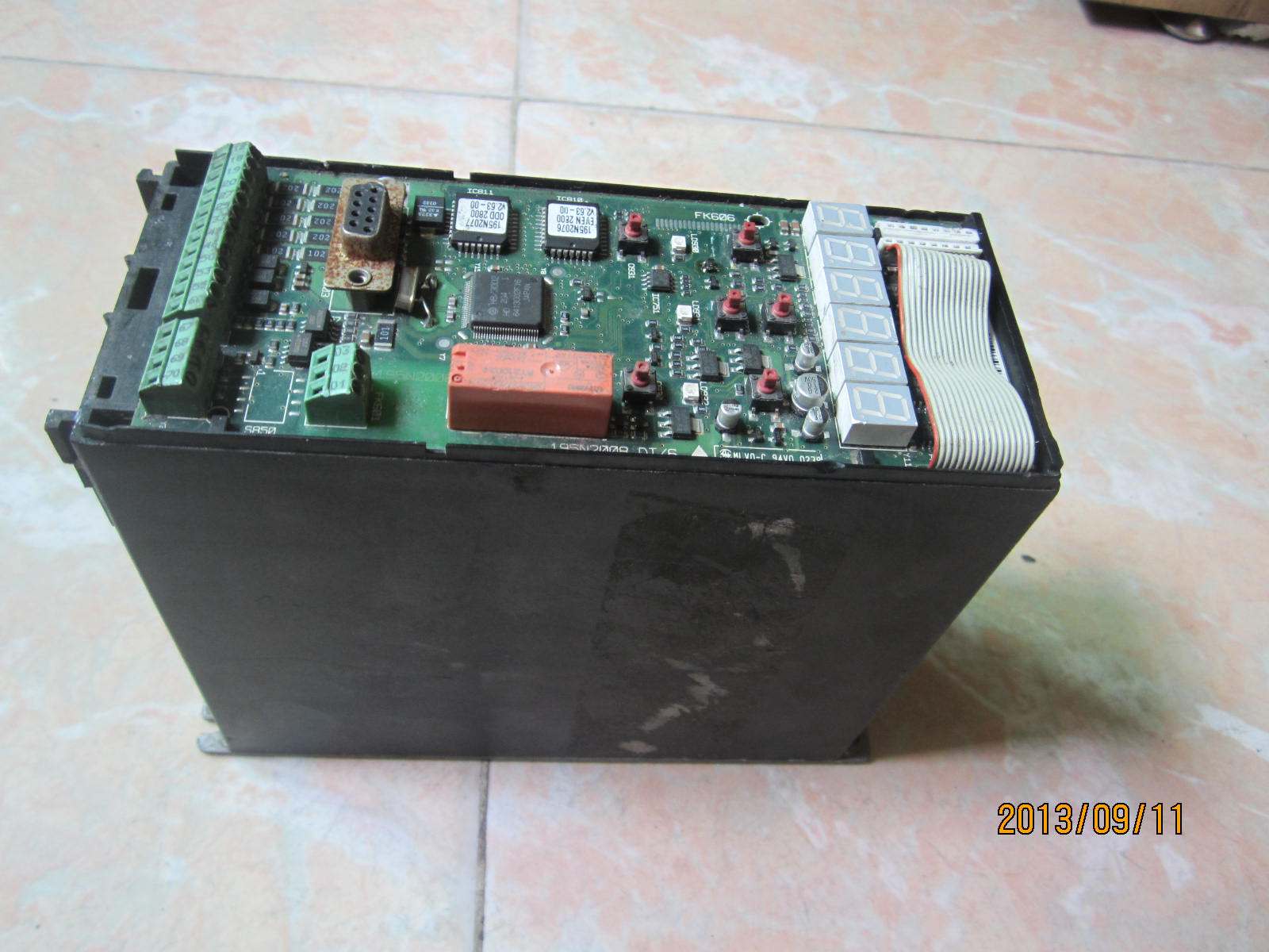 丹佛斯变频器 vlt2800 380v 0.75kw  外观不好 少盖子 输出正常