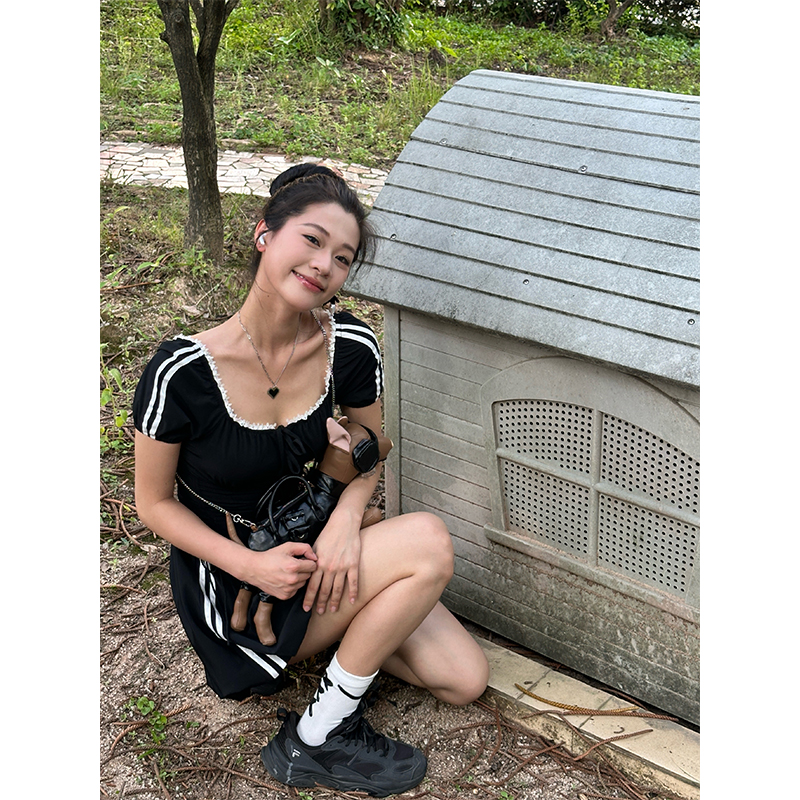 六指导 入夏私语 甜美方领泡泡袖绑带连衣裙女气质收腰显瘦花苞裙