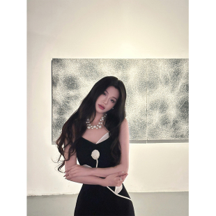 六指导 浪漫主义 法式黑白撞色重工连衣裙收腰显瘦夏鱼尾吊带裙女