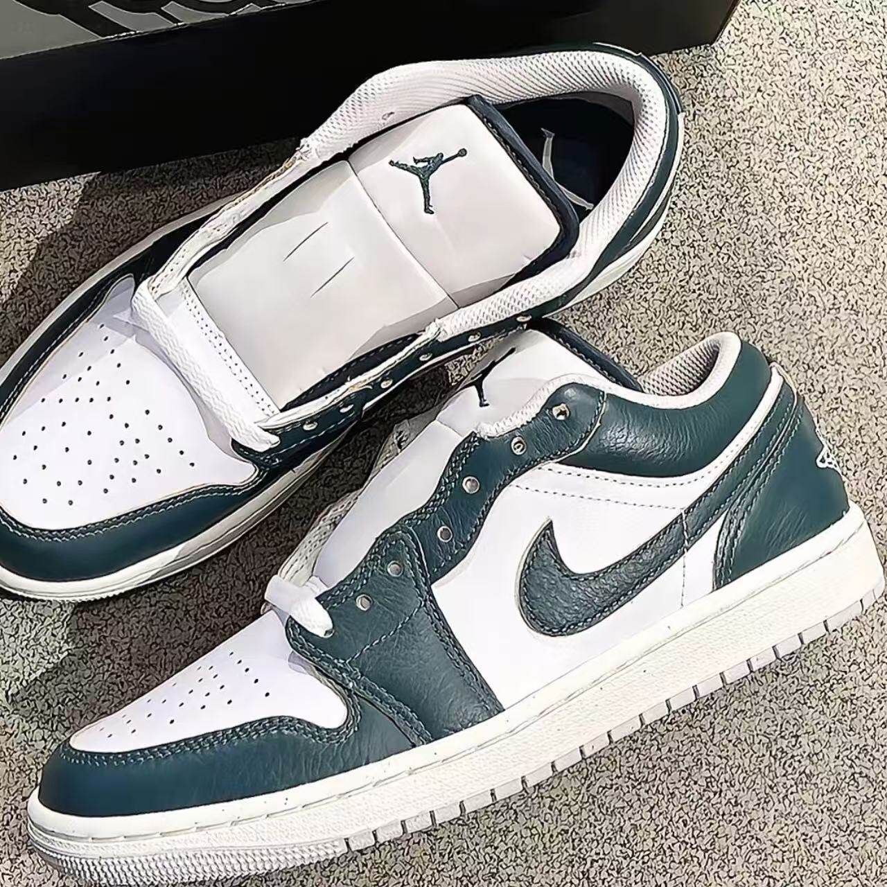 耐克AirJordan1Low复古板鞋