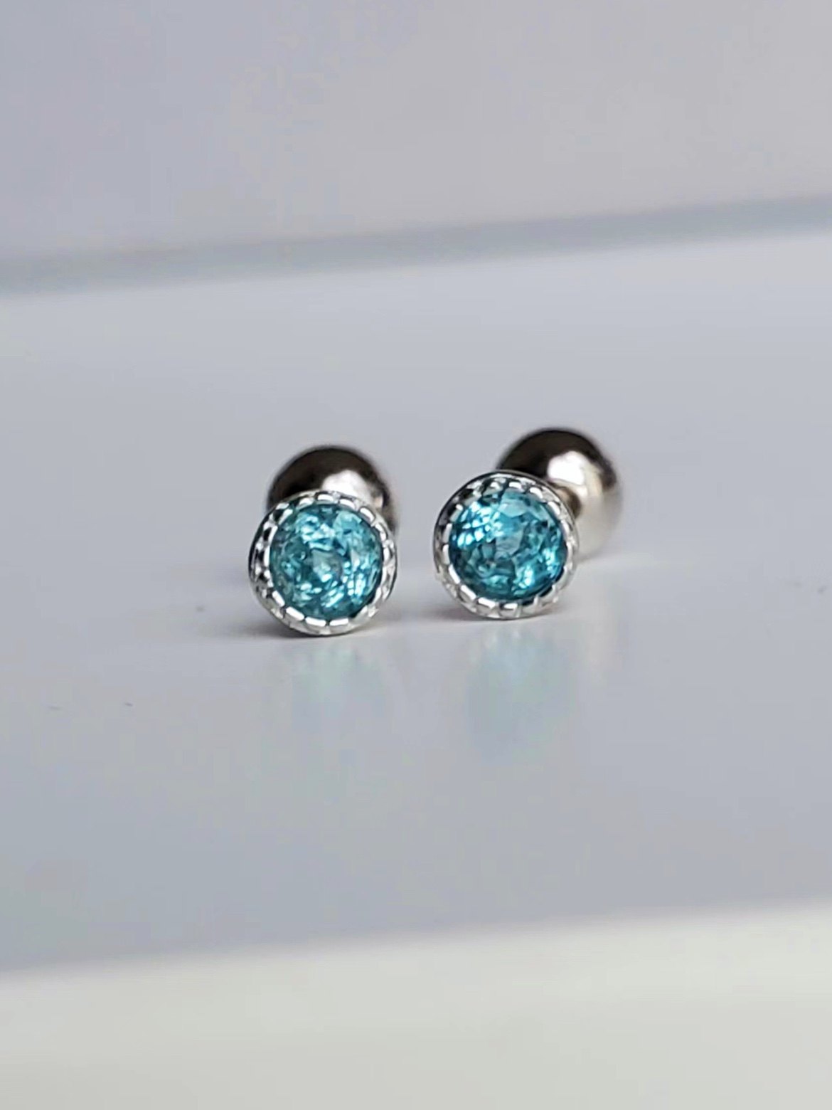 3毫米迷你天然磷灰石  S925纯银 包镶 螺丝旋转耳钉 耳骨钉不易丢,饰品/流行首饰/时尚饰品新,耳钉,淘宝优惠券,粉丝福利购,淘宝优惠卷