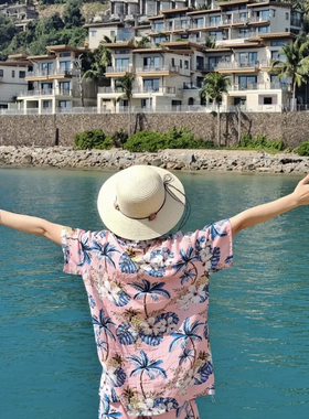 海南岛沙滩服三亚旅游拍照港风大码夏威夷花衬衫古着男短袖套装女