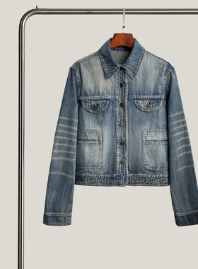 悦迷Art Nuts 简约的线条 早秋浅蓝色洗水磨白做旧拼接牛仔外套