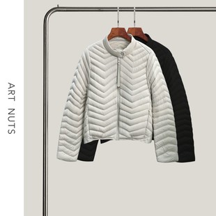 Nuts 短款 芳华悦己 波浪纹立领修身 羽绒服 秋冬通勤时尚 悦迷Art