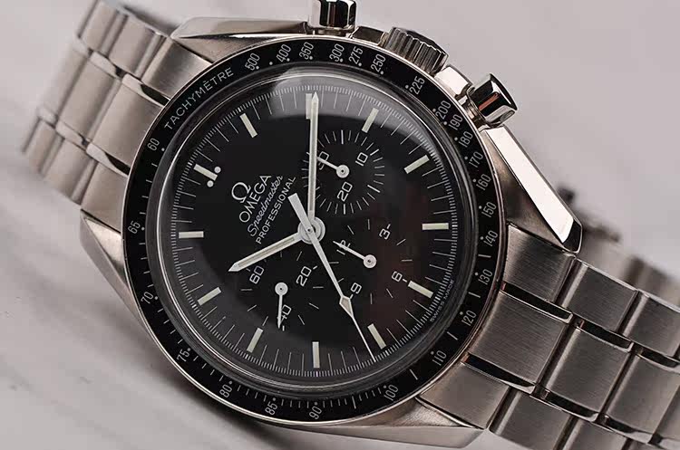 已售出【97新】欧米茄超霸登月黑面计时手上链男表311.30.42.30.01.005