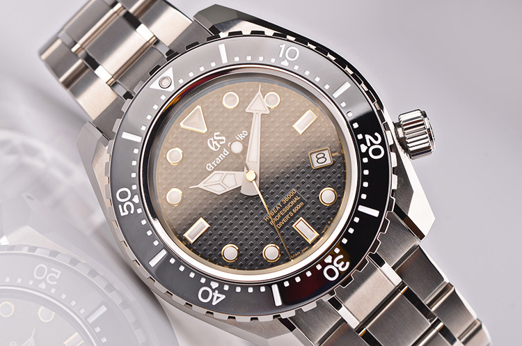 已售出【未使用】精工GS钛合金深潜600米防水大三针日历自动男表SBGH255