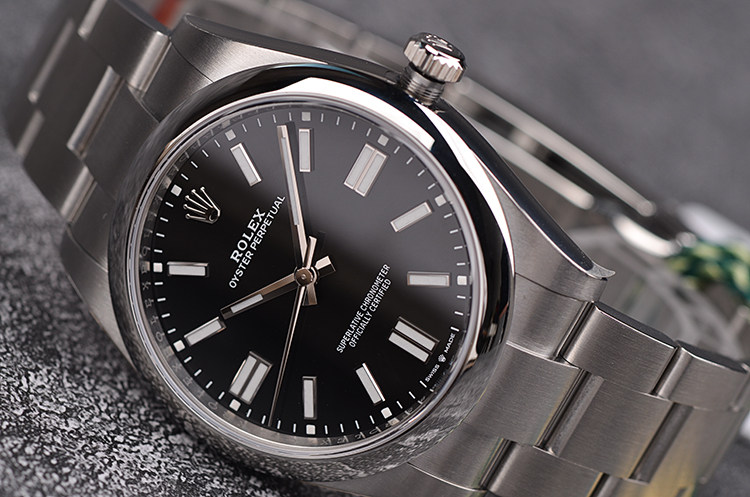 已售出【国行全新】劳力士新款蚝式恒动黑面大三针自动钢带男表124300