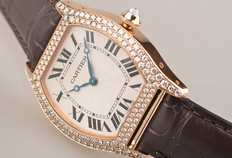 【97新】卡地亚龟型玫瑰金镶钻两针手上链折叠扣皮带女表WA503951