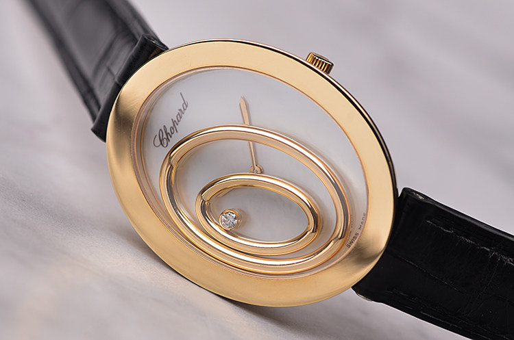 已售出【98新】萧邦快乐钻黄金活动圈镶钻贝母面石英女表207193-0001