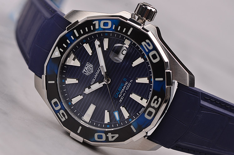 已售出【未使用品】豪雅竞潜系列玳瑁树脂圈大三针男表WAY201P.FT6178