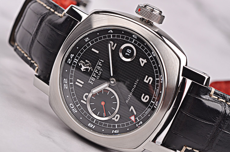 已售出【未使用品】沛纳海法拉利黑盘GMT日历折叠扣自动男表FER00003