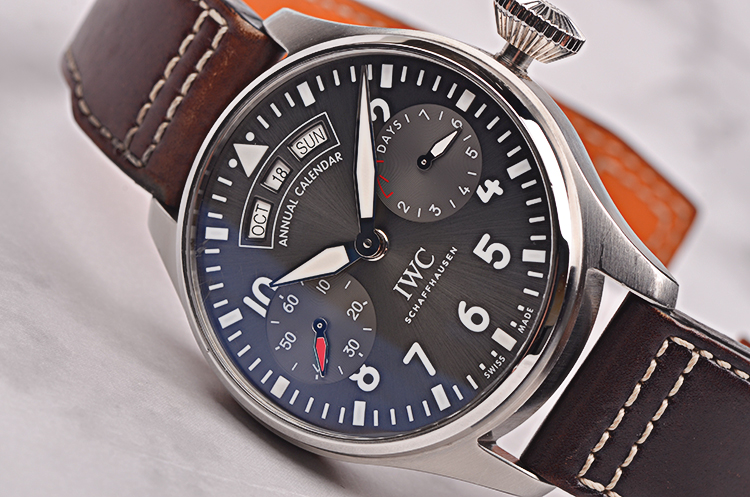 已售出【97新】万国大飞灰盘年历动显7日链自动机械折叠扣男表IW502702