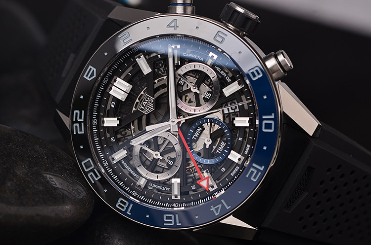 已售出【未使用品】豪雅卡莱拉蓝黑陶瓷圈两地时计时男表CBG2A1Z.BA0658