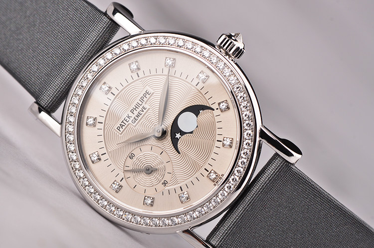 已售出【97新】百达翡丽白金镶钻小三针月相手上链皮带女表4858G-001